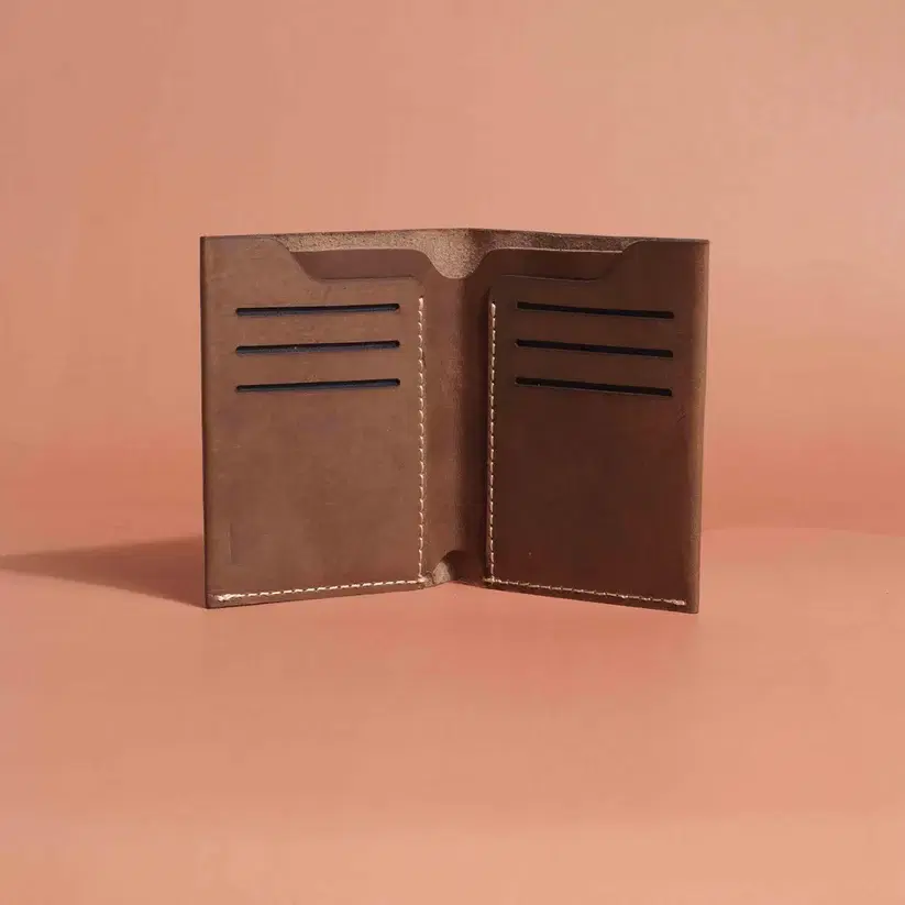 Vintage boook Wallet —  Brown leather product — leather product photo 2