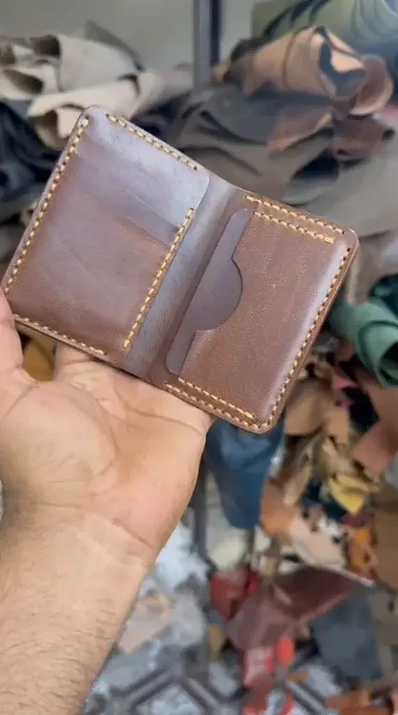 Chocolate Cream-Stitch Bifold Card Holder — leather product photo 2 of 4