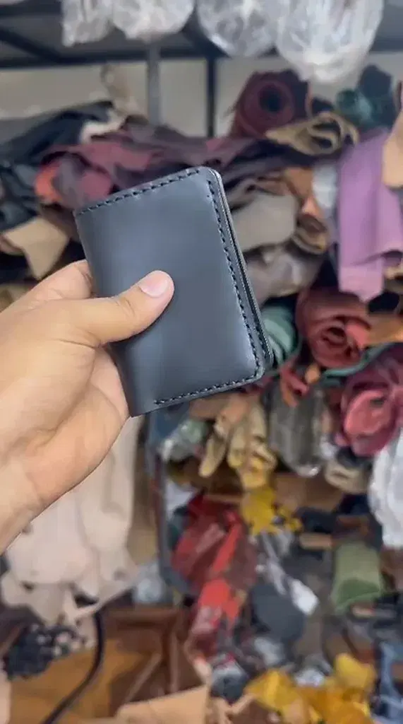 Matte Black Hand-Stitch Bifold Card Holder — leather product photo 3 of 3