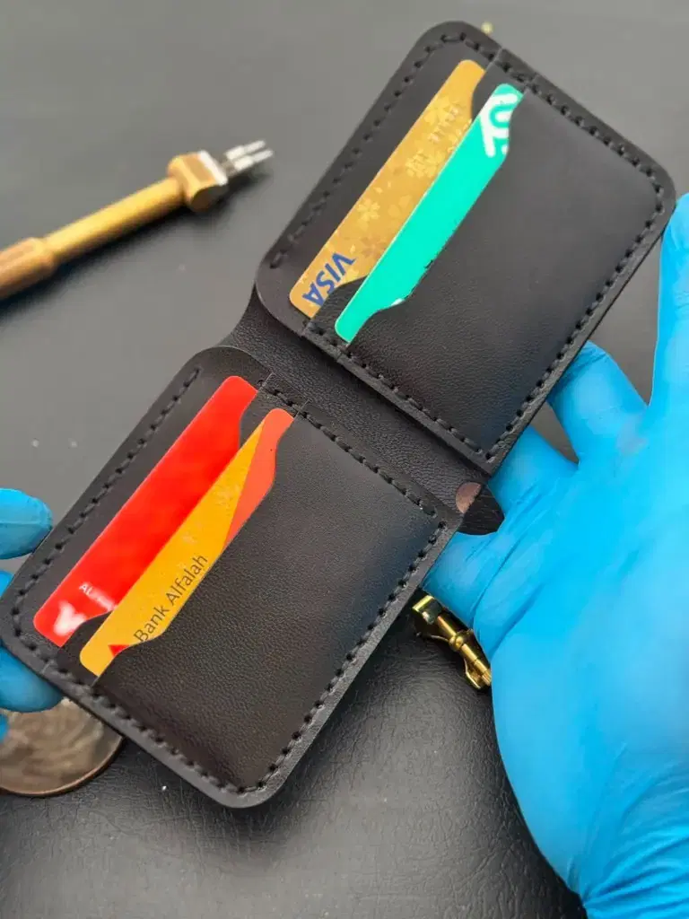 Black Minimal Hand-Stitched Bifold — leather product photo 1 of 2